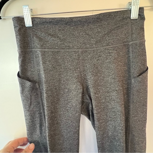 Lululemon 3/4 leggings gray with black color block size 4 - Picture 4 of 5